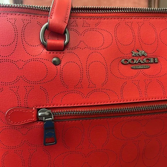 Coach NWOT Gallery tote bag in perforated Miami red, brand new - Picture 12 of 16